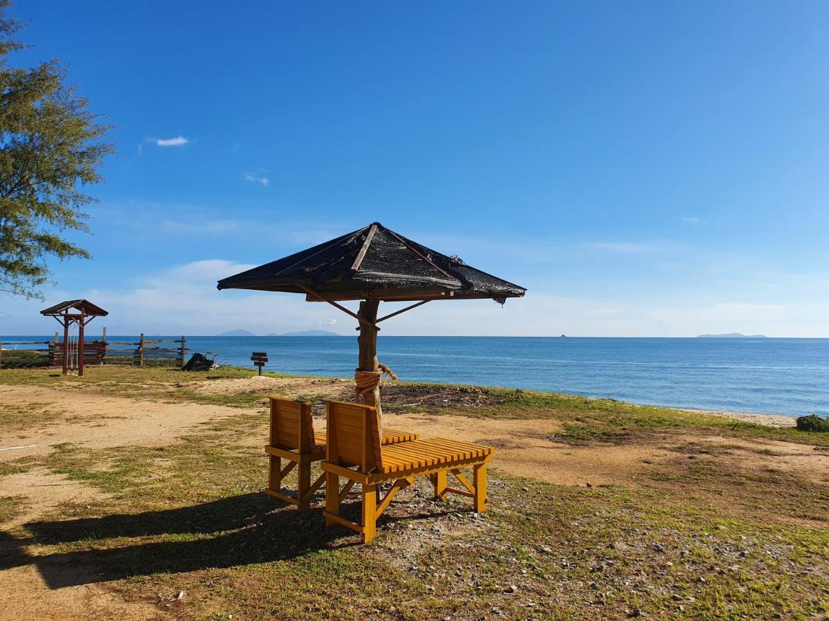 Bayu Beach Penarek Kampung Penarik Exteriör bild