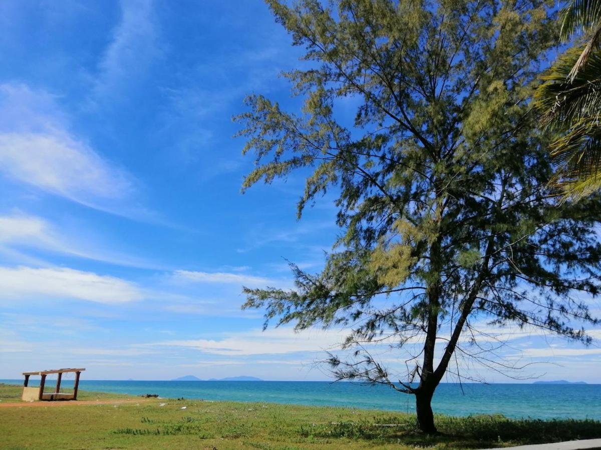 Bayu Beach Penarek Kampung Penarik Exteriör bild