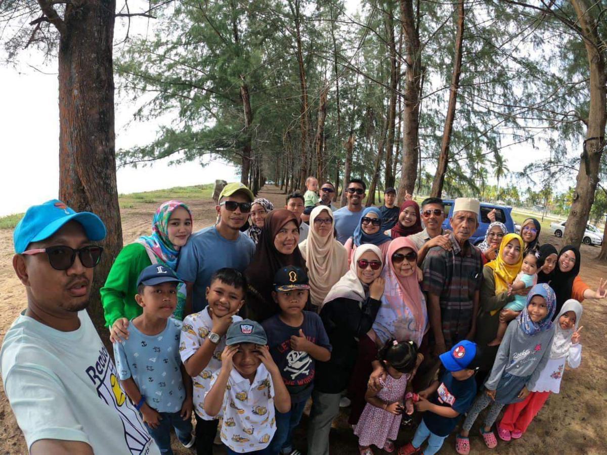 Bayu Beach Penarek Kampung Penarik Exteriör bild