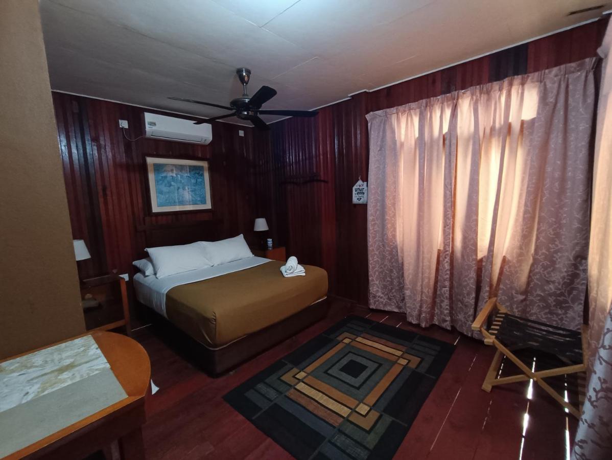 Bayu Beach Penarek Kampung Penarik Exteriör bild