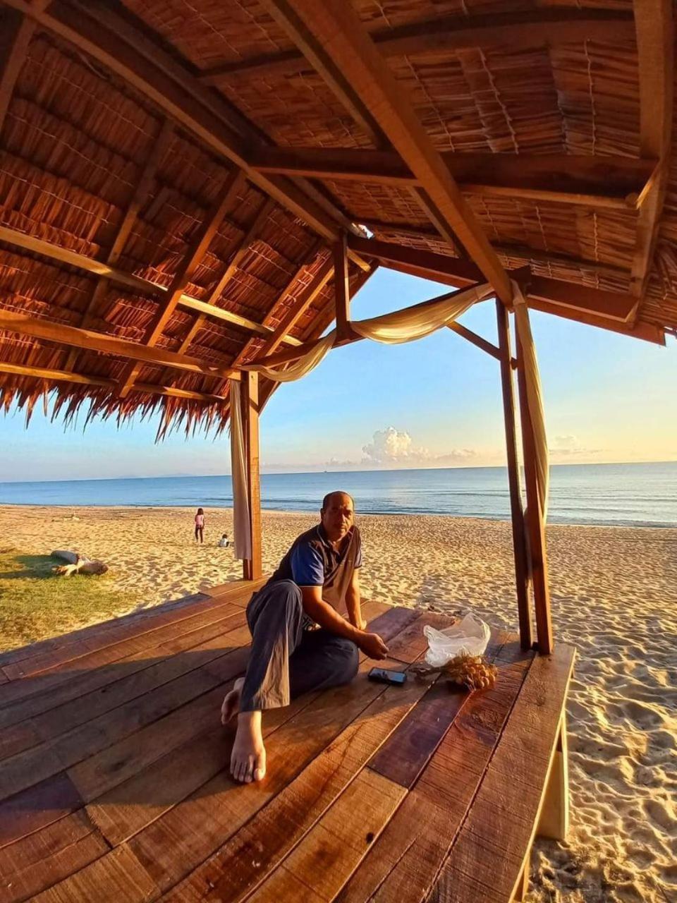 Bayu Beach Penarek Kampung Penarik Exteriör bild