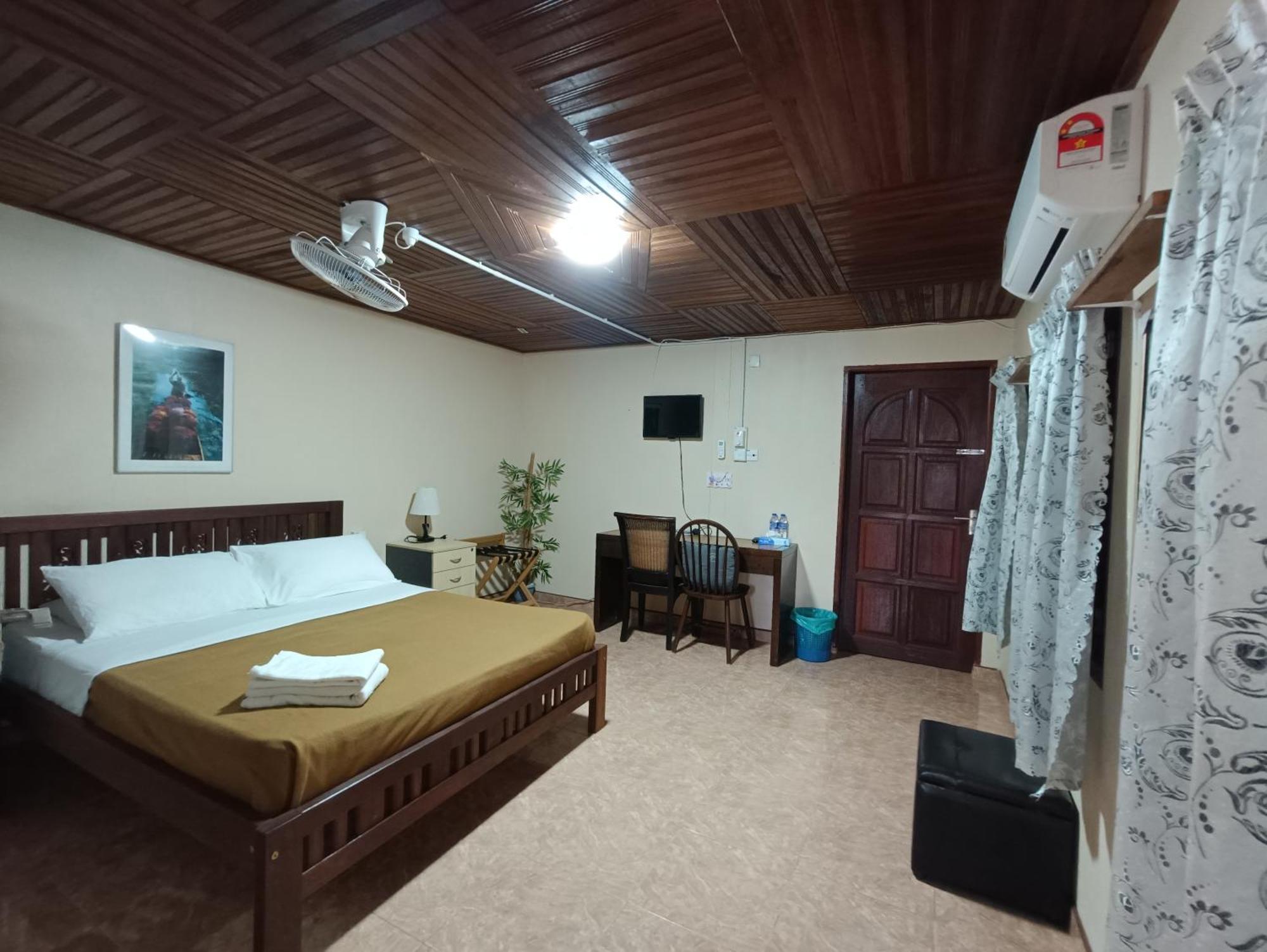 Bayu Beach Penarek Kampung Penarik Rum bild