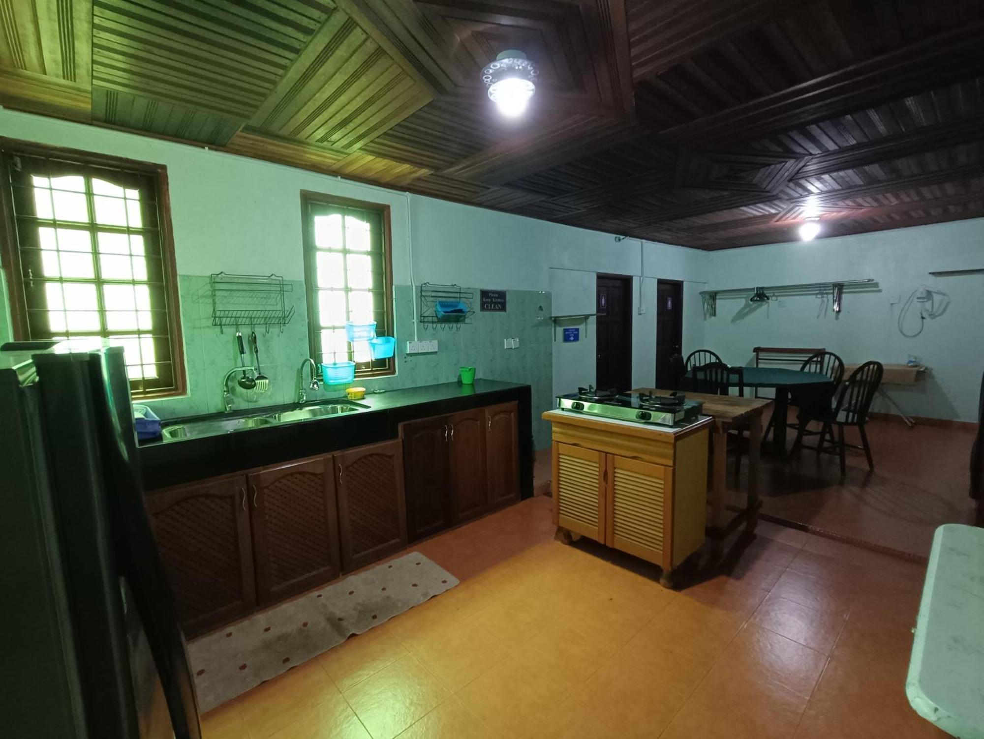 Bayu Beach Penarek Kampung Penarik Rum bild